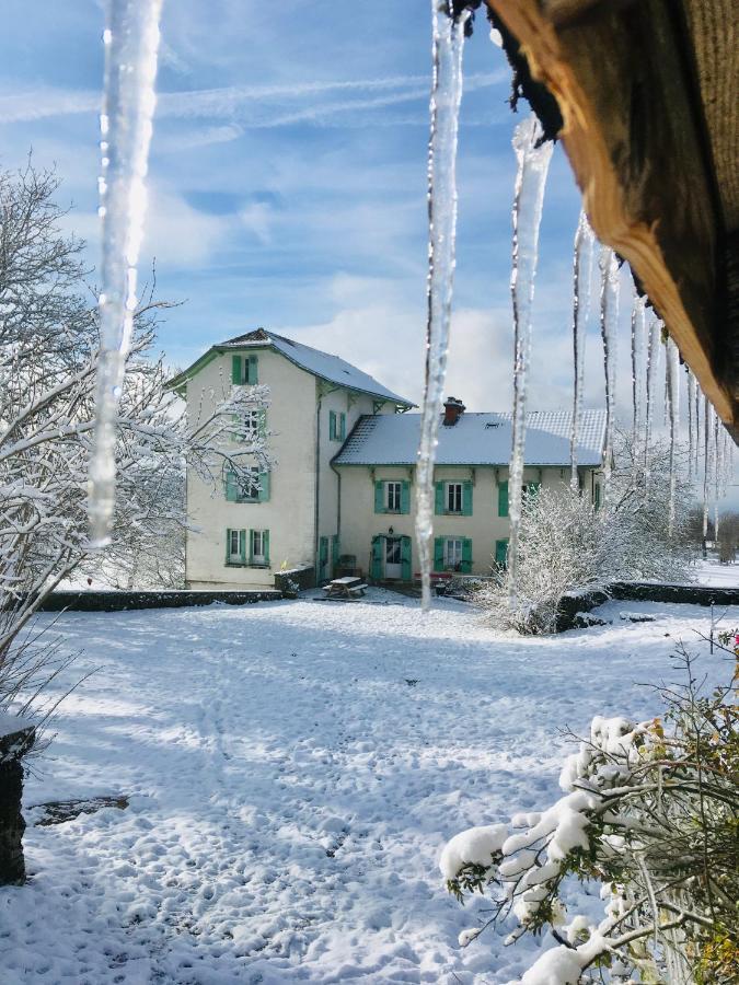 Отель Le Grand Dehors 01 Cerdon  Экстерьер фото